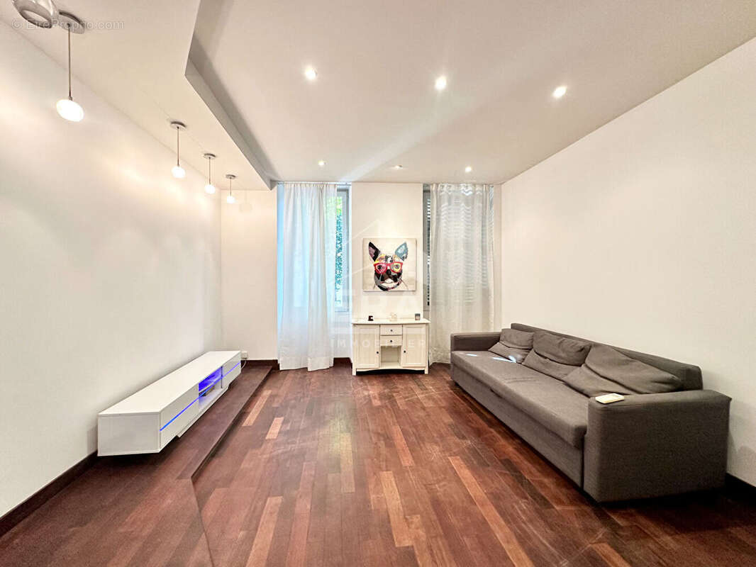Appartement à MARSEILLE-4E