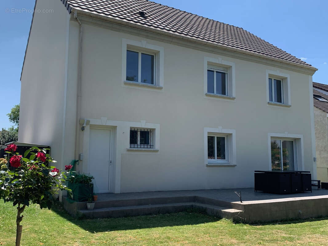 Maison à QUINCY-VOISINS