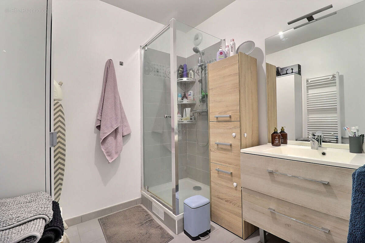 Appartement Colombes 3 pièces de 65 m² avec balcon et parking - Colombes (secteur Gare du Stade) - photo 8