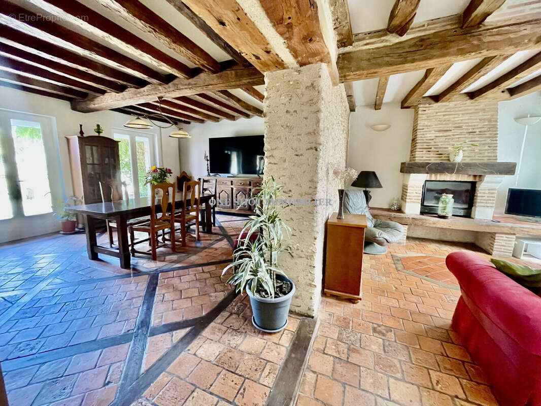 Maison à SAINT-JEAN-DE-LA-RUELLE