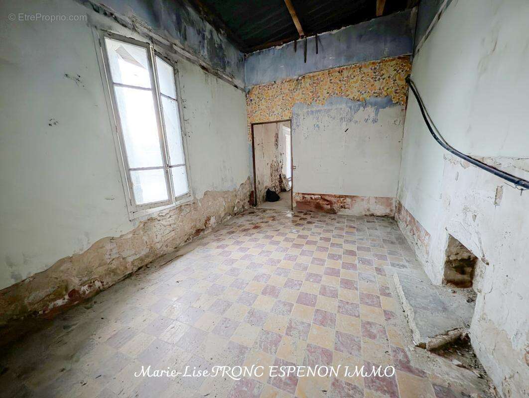 Maison à PERNES-LES-FONTAINES