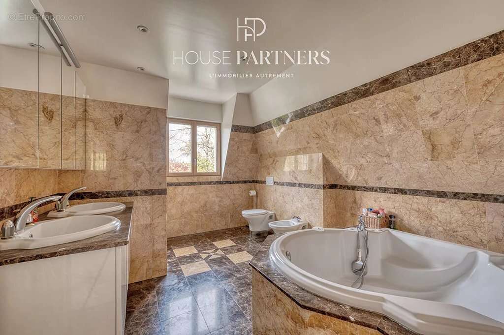 Appartement à RUEIL-MALMAISON