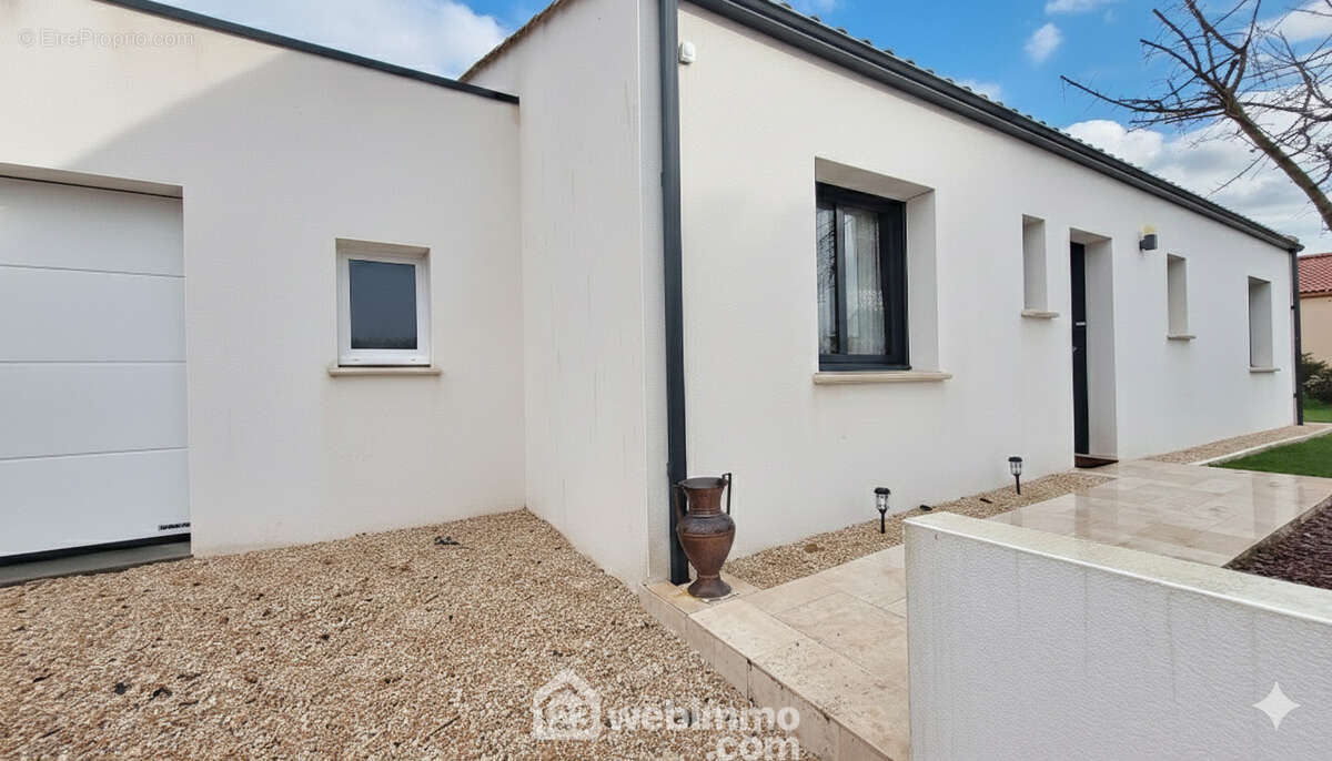 située dans un quartier calme - Maison à LE BERNARD
