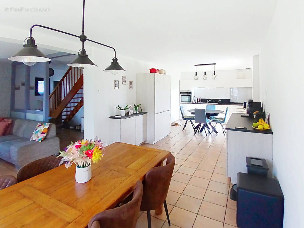 Maison à COURTELEVANT