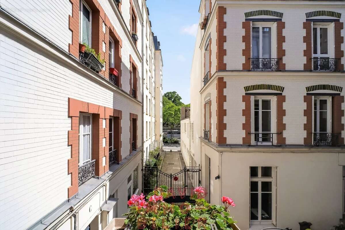 Appartement à PARIS-11E