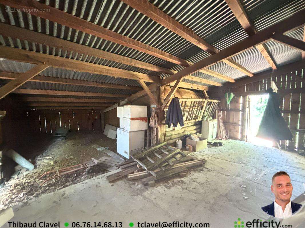 Terrain à BARBEZIEUX-SAINT-HILAIRE