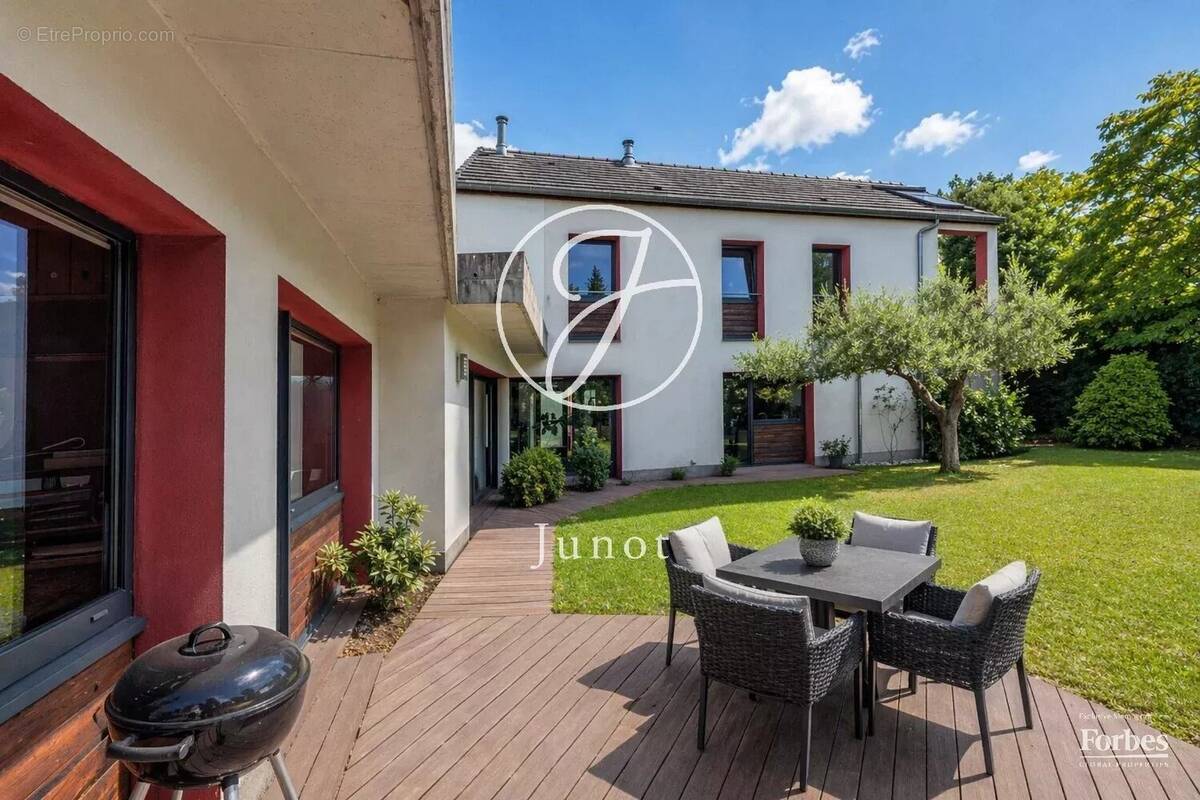 Maison à VIROFLAY