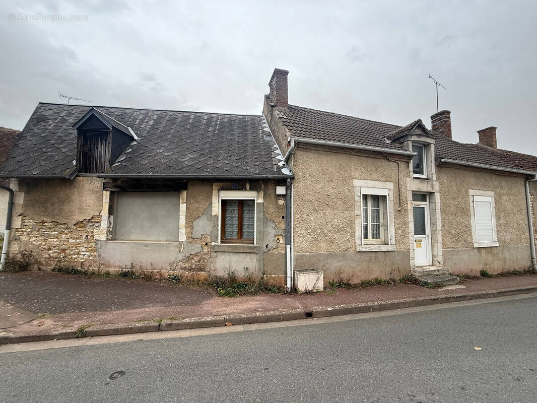 Maison à CHEZAL-BENOIT