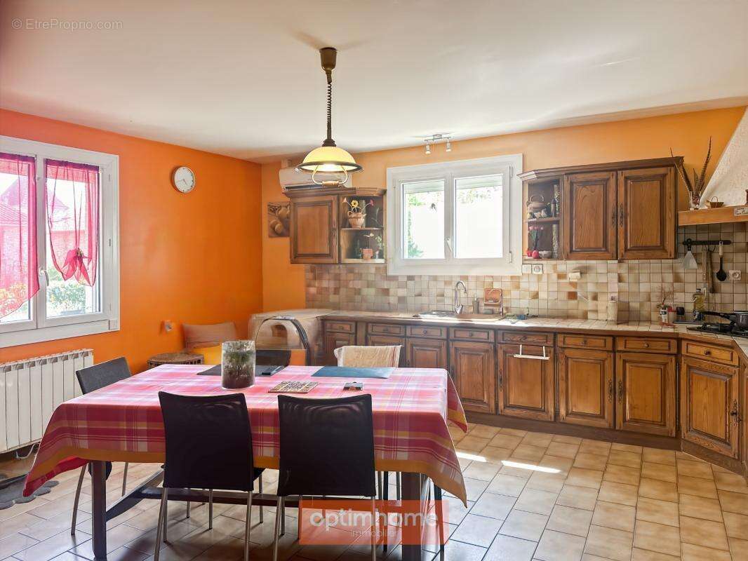 Maison plain-pied 125 M2 habitables, sur sous sol total, proximité tous commerces - photo 10