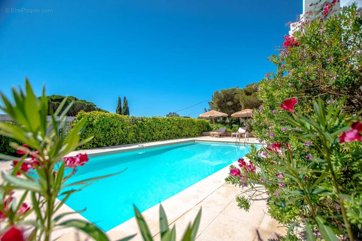 Maison à ROQUEBRUNE-SUR-ARGENS