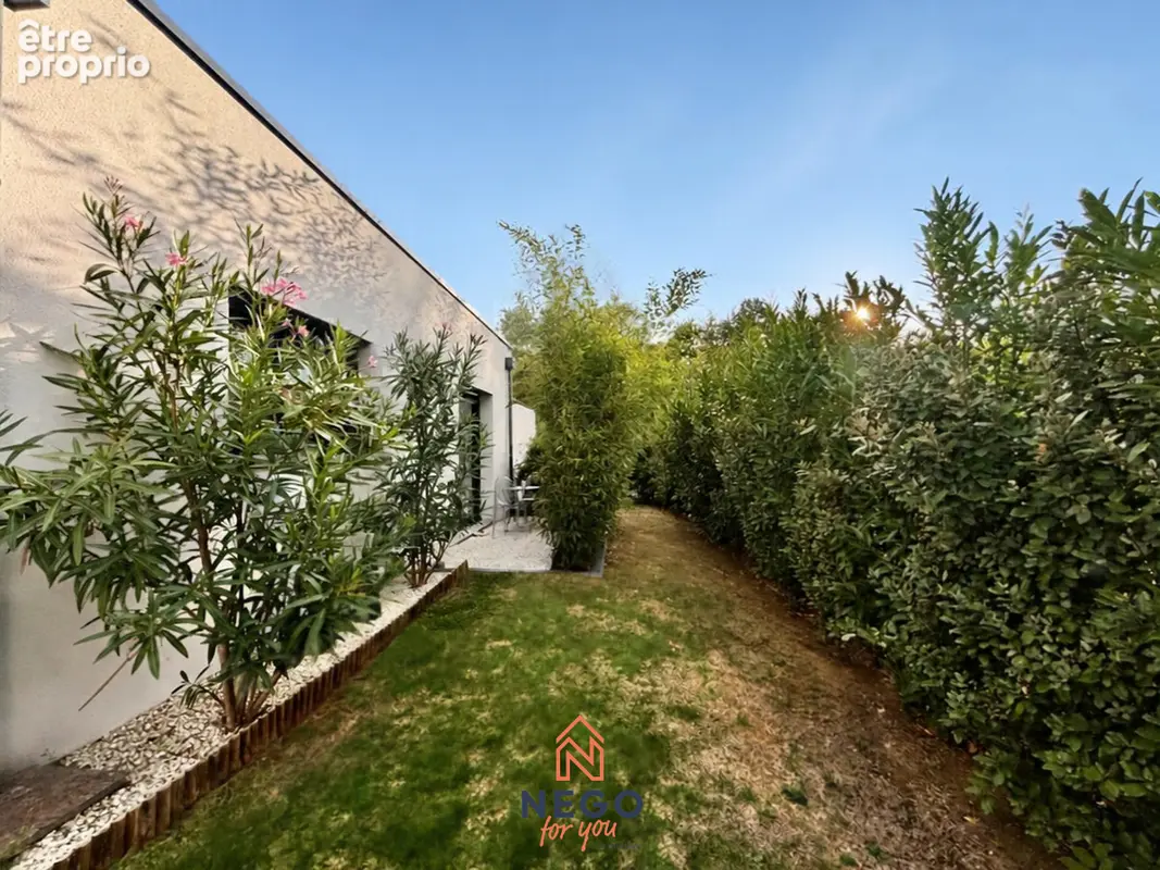Maison contemporaine de 2021 - 132 m2 - Garage - Jardin arboré de 349 m2 - photo 6