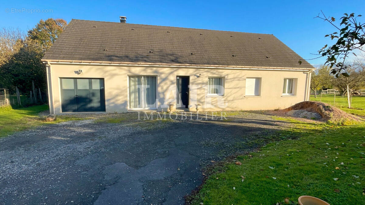 Maison à FRESNAY-SUR-SARTHE