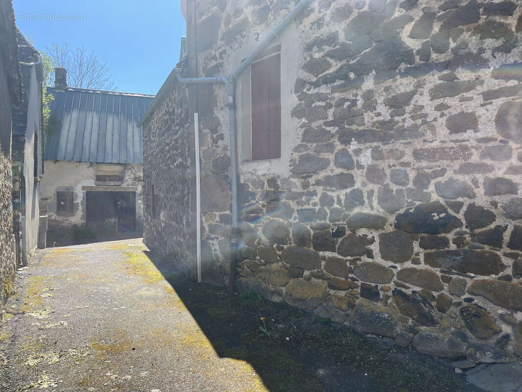 Maison à ANGLARDS-DE-SALERS