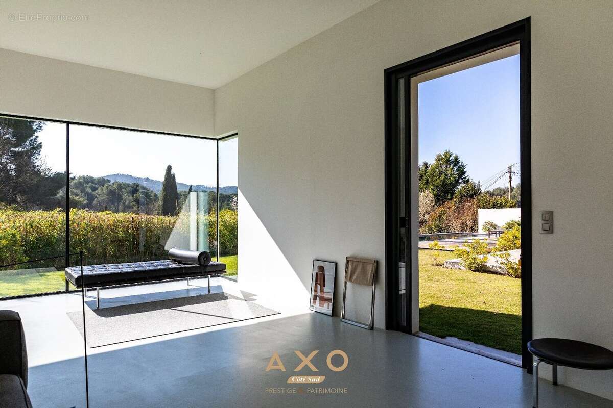 Maison à LE THOLONET