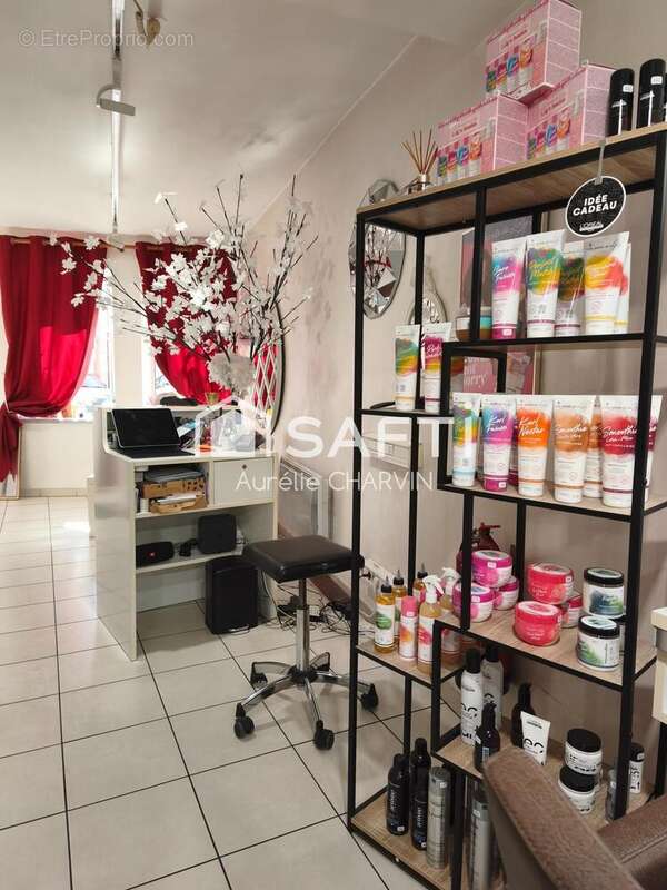 Commerce 61 m² à Lons-Le-Saunier  - photo 2