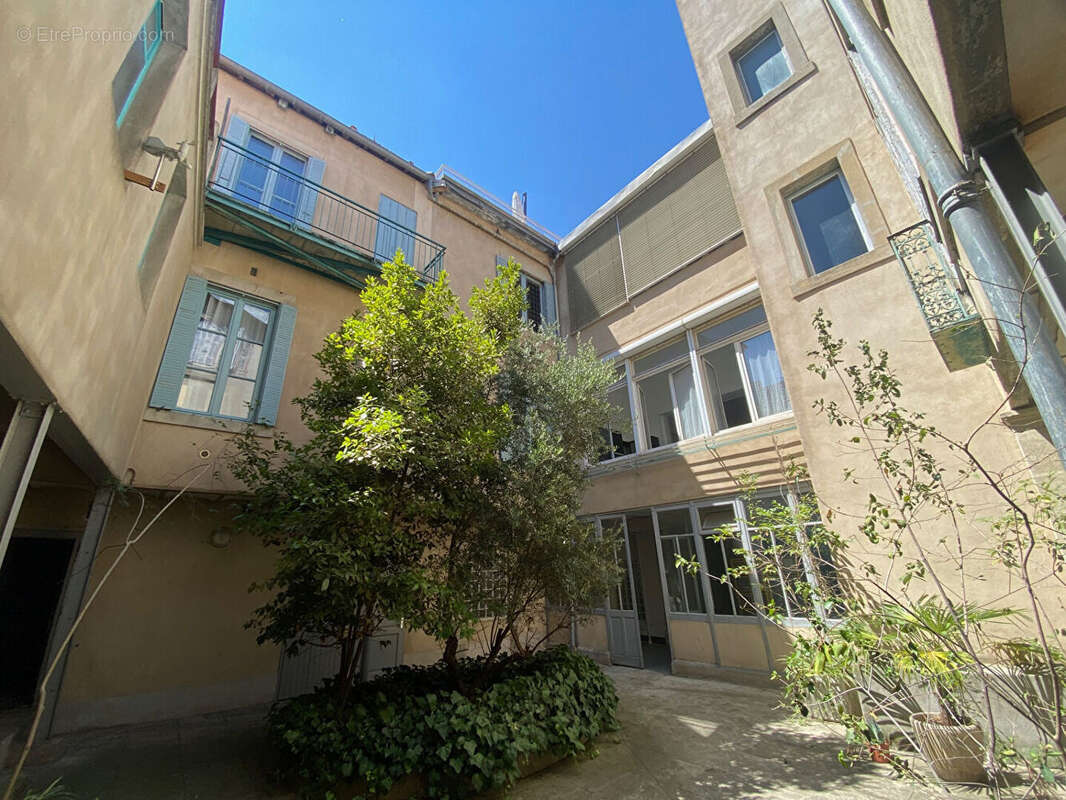 Appartement de type Haussmanien T4 d'environ 125m2 avec terrasse de 66m2 et garage - photo 14