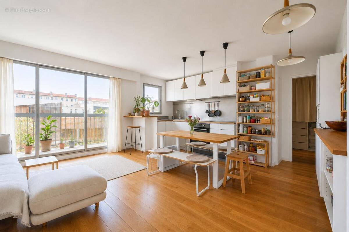 Appartement à PARIS-18E