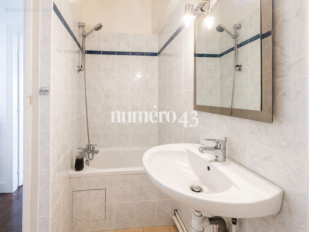 Appartement à PARIS-2E