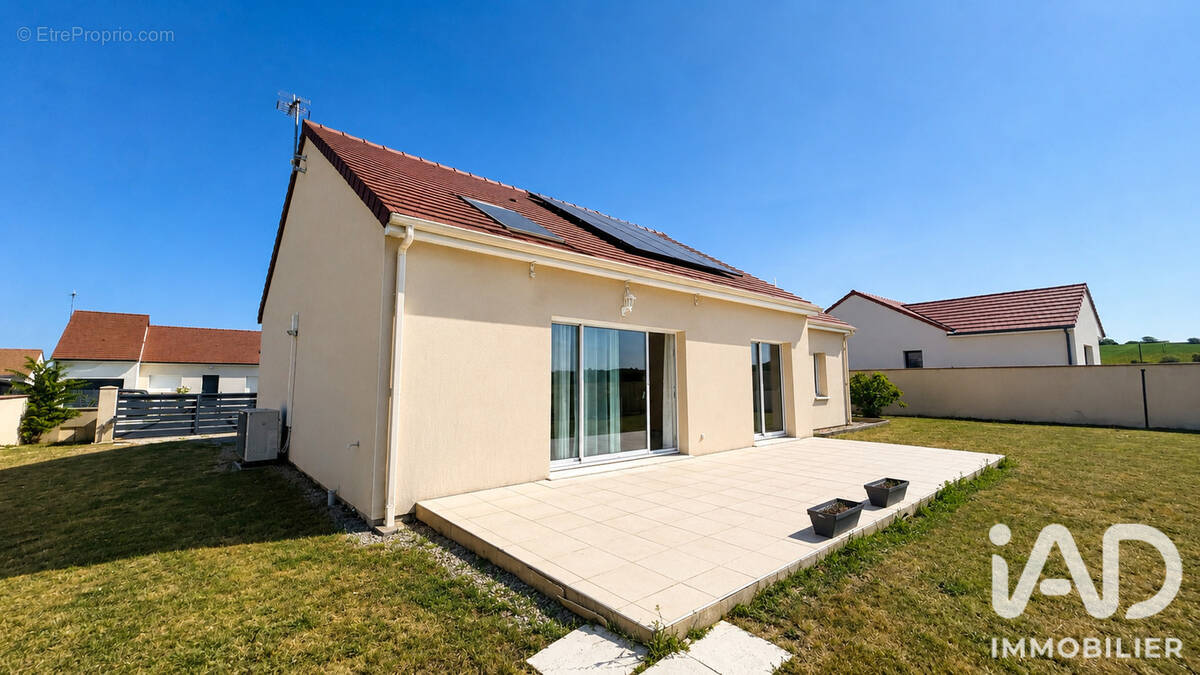 Photo 1 - Maison à CHATELLERAULT