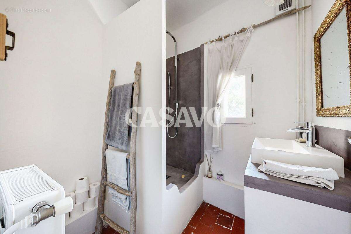 Maison à L'ISLE-SUR-LA-SORGUE