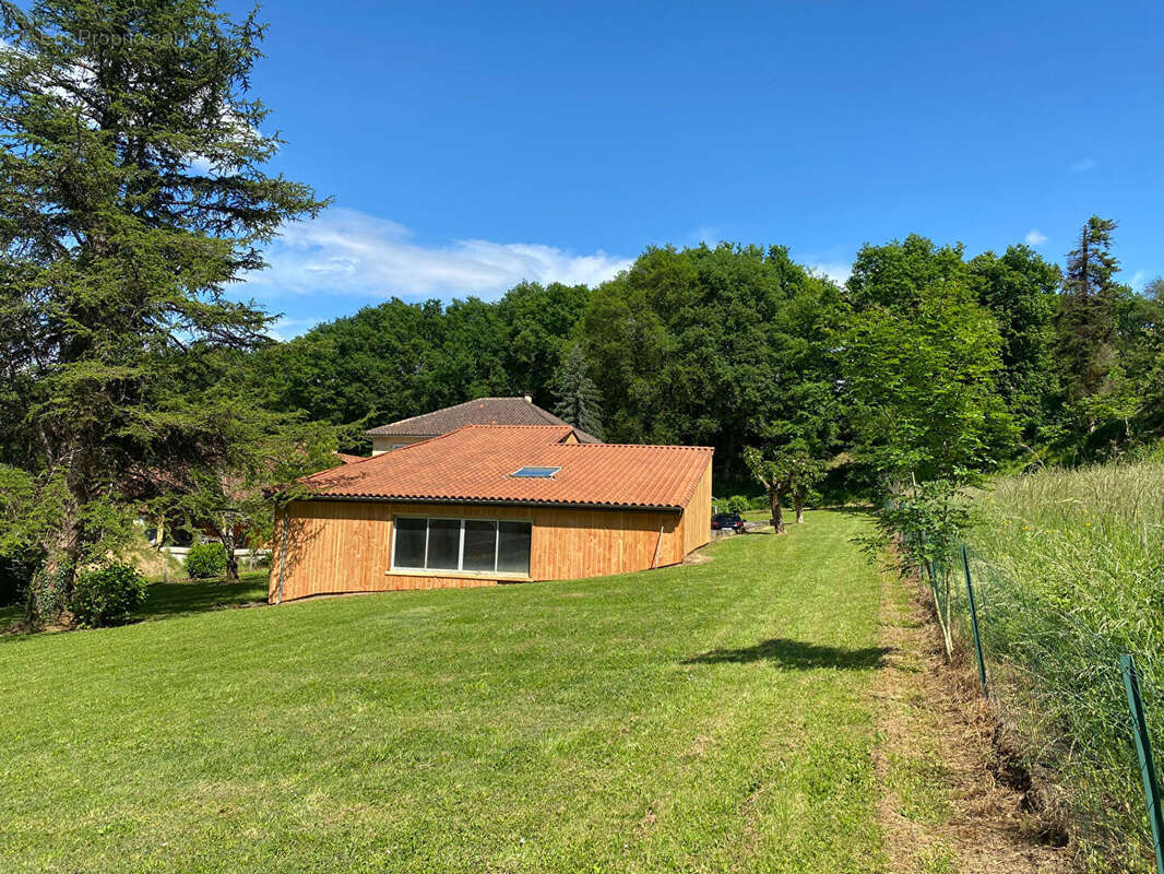 Maison à CARSAC-AILLAC