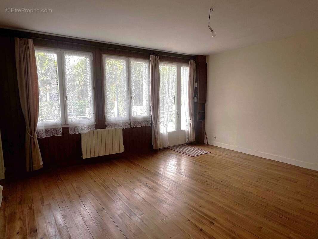 Maison 75 m² à Saint-Laurent-De-Ceris  - photo 7