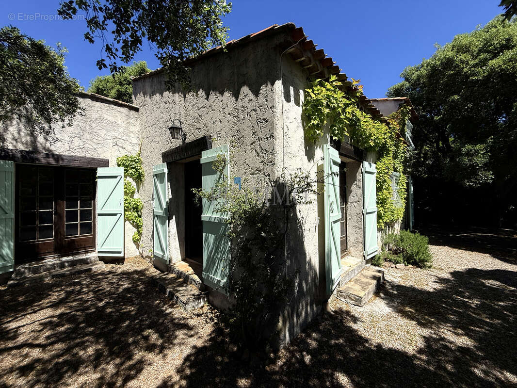 Maison à LES ISSAMBRES