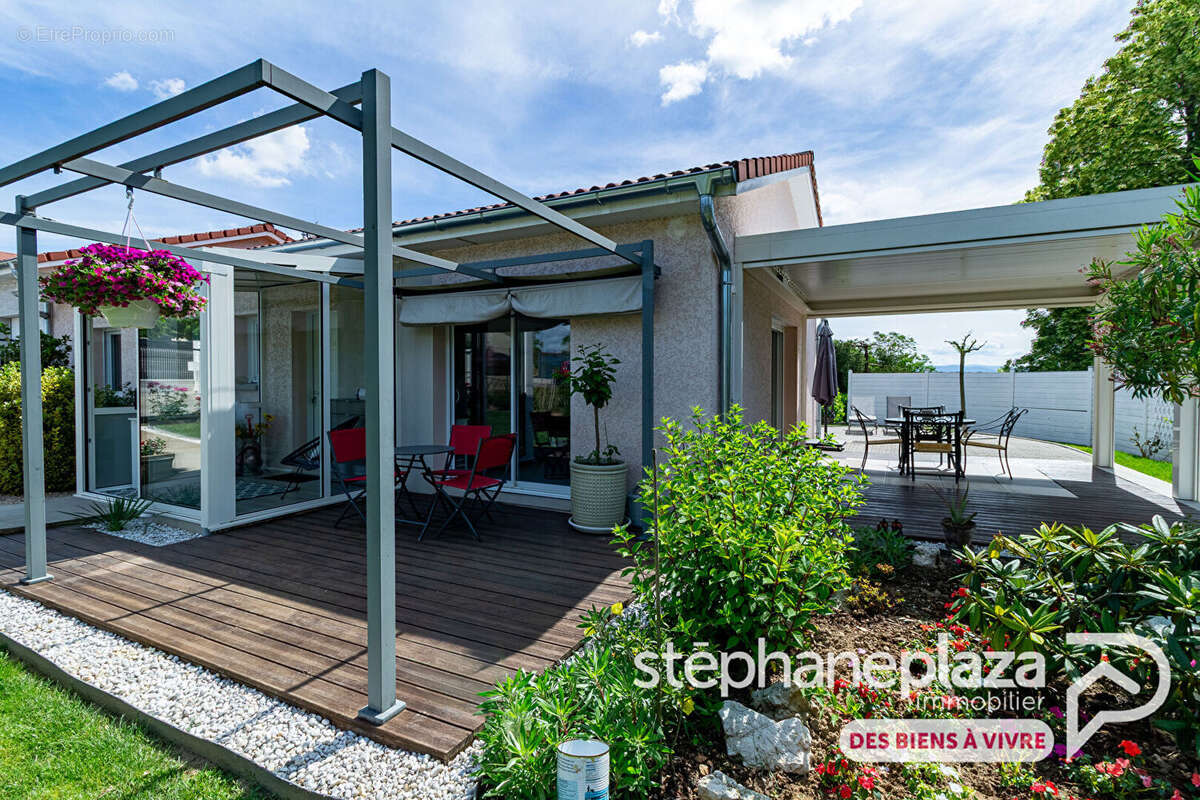 Maison plain-pied de 2018 - 93 m² habitables - 3 chambres - Garage - Terrain de 830m - photo 10