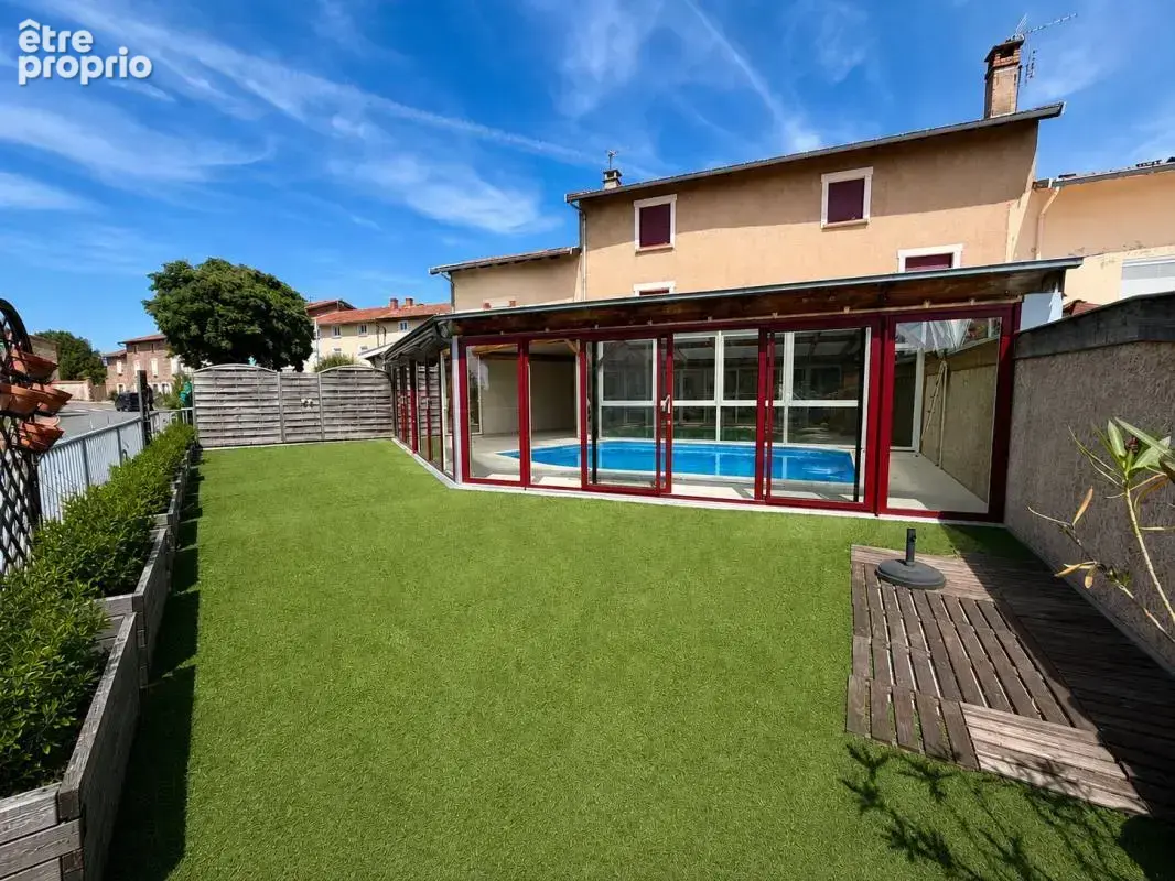 Maison de village - 7 pièces - 4 chambres - garages - terrasse - piscine - photo 2