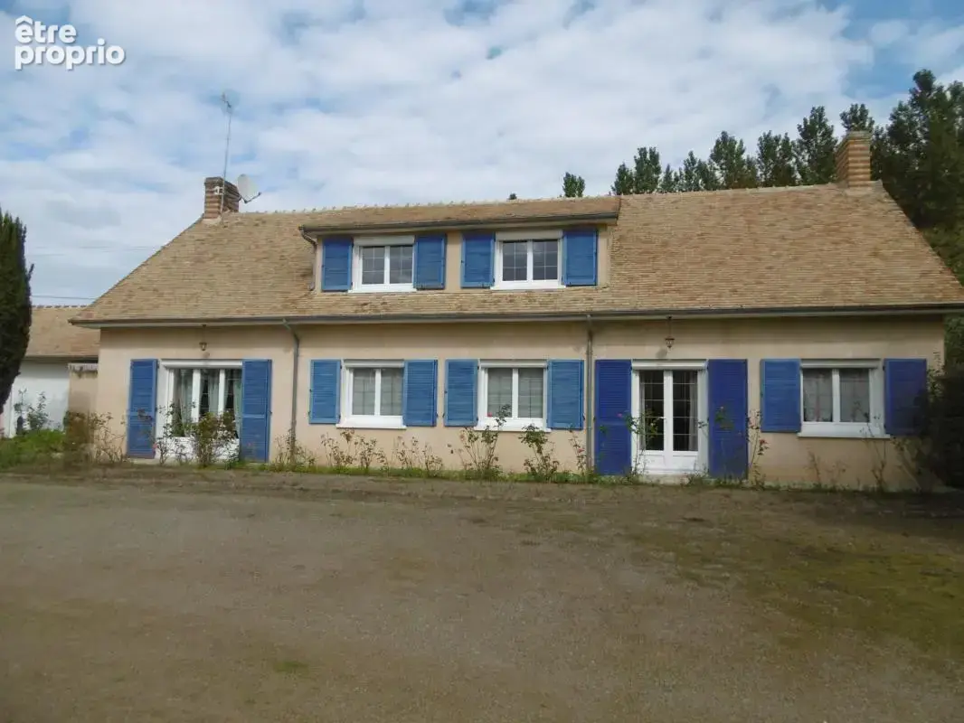 maison au calme avec 5 hectares. 5 ch. 700 m2 de dépendances - photo 10