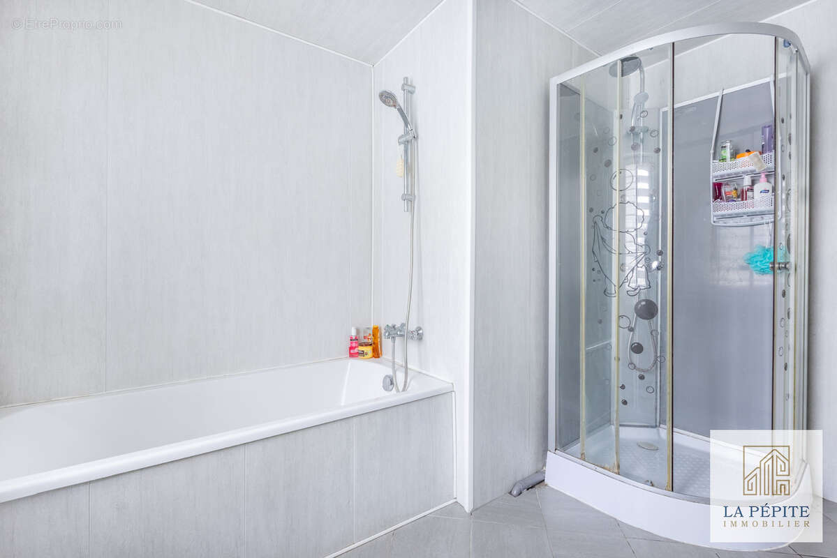 Maison à AULNOYE-AYMERIES