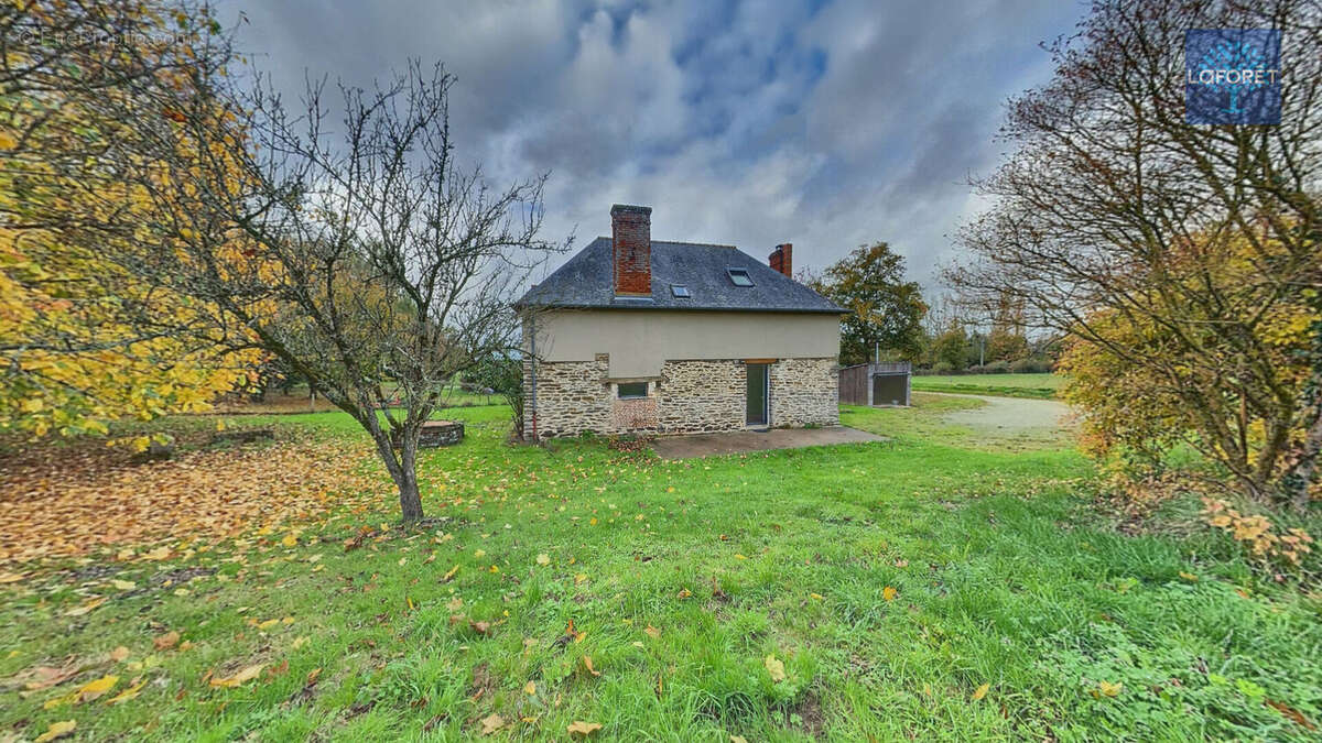 Maison à SAINT-ERBLON