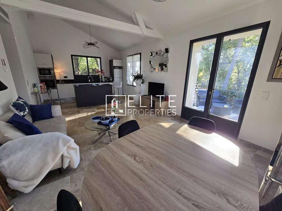 Appartement à MOUGINS