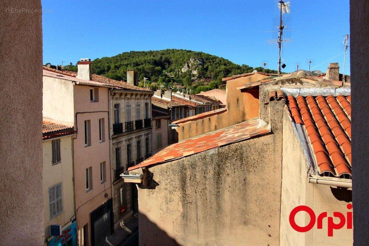 Appartement à AURIOL