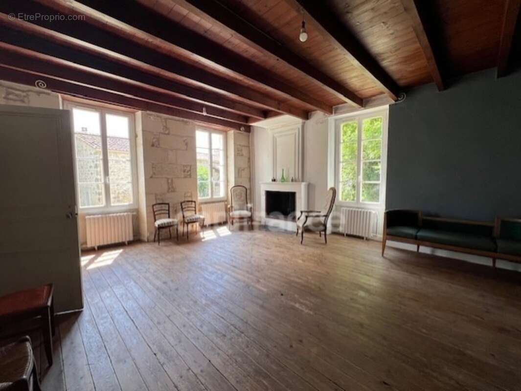 Ensemble de 2 maisons indépendantes à vendre, BUSSAC SUR CHARENTE (17) - photo 11