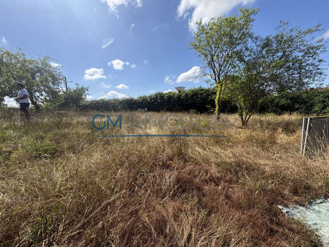 À VENDRE   Terrain constructible à Hinx, à proximité immédiate de Dax - photo 2