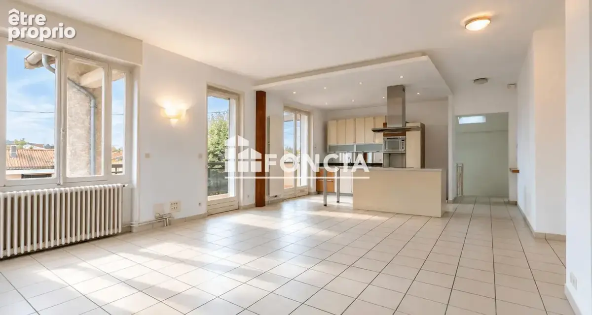 Maison individuelle avec jardin et double garage au cœur de Neuville-sur-Saône - photo 4