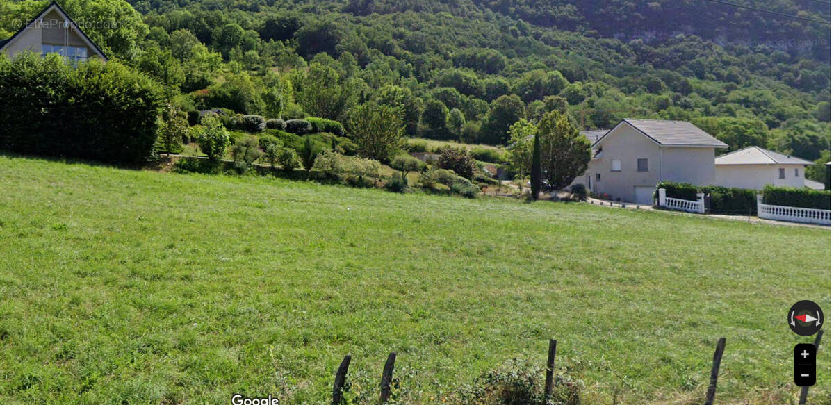 Terrain à SAINT-ALBAN-LEYSSE