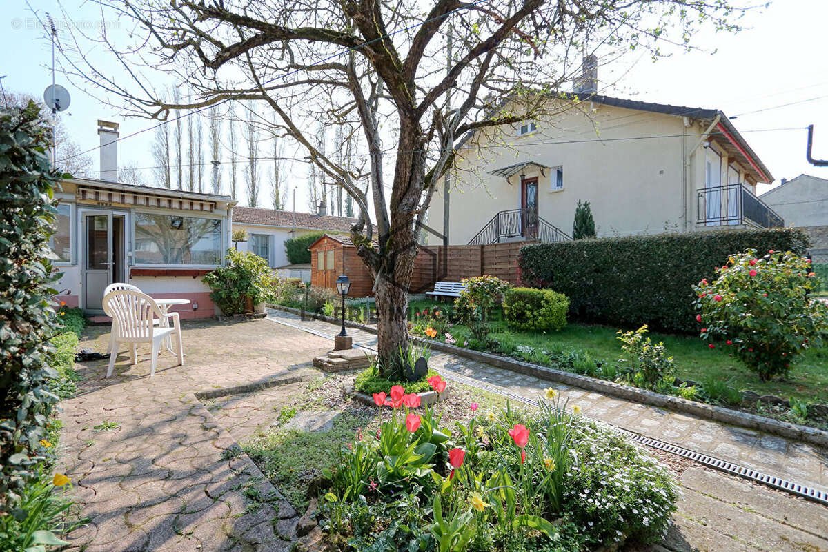 Maison à VILLECRESNES