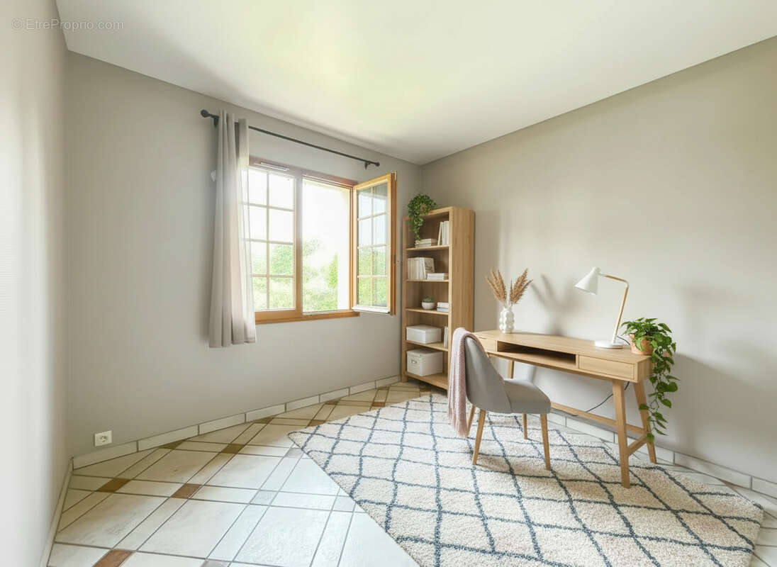 Maison à VERRIERES-LE-BUISSON