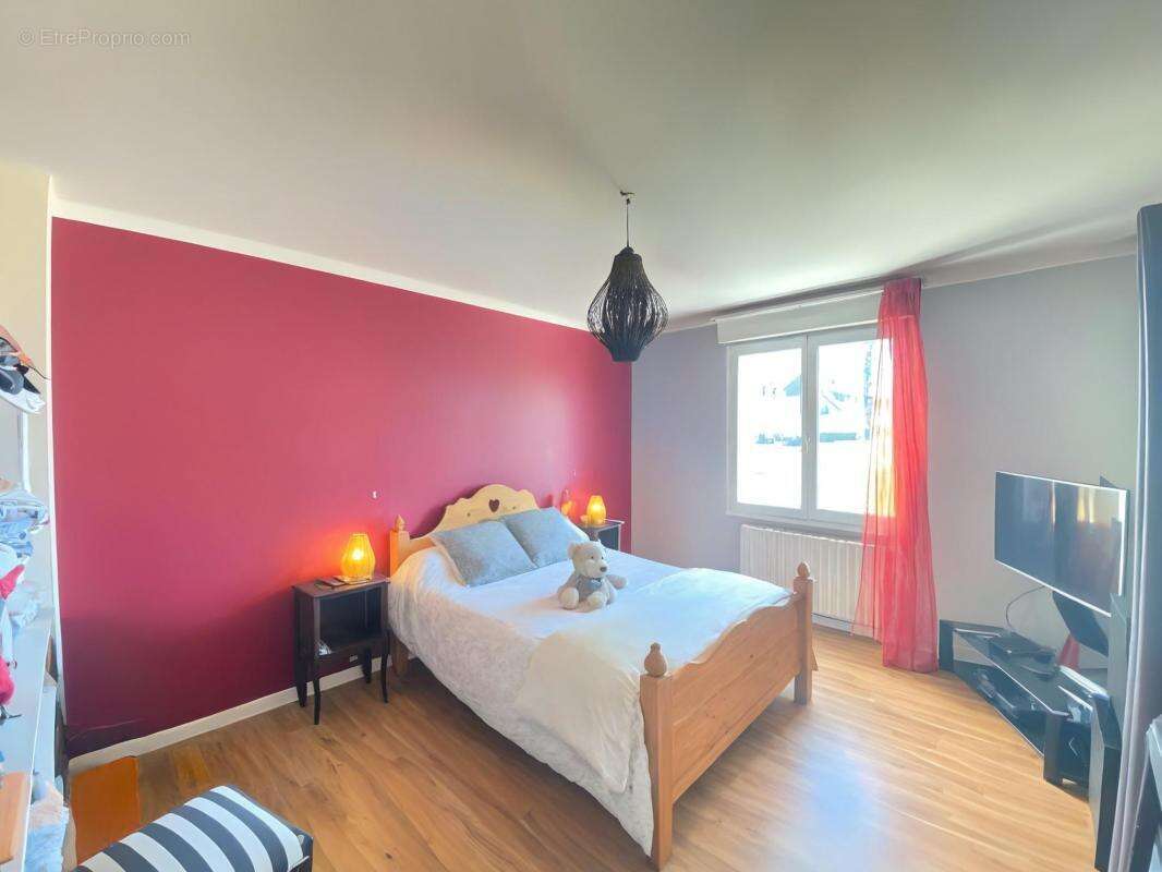 Maison à SAINT-JEAN-BREVELAY