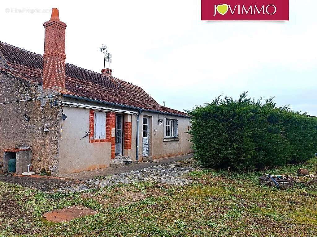 Maison à AINAY-LE-CHATEAU