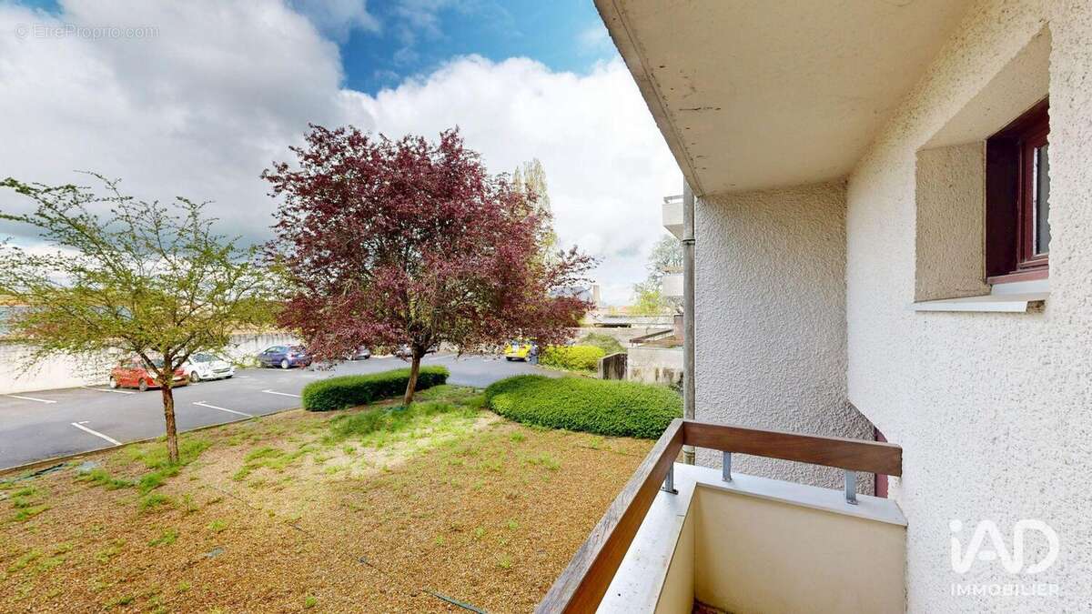 Photo 8 - Commerce à SAINT-PIERRE-MONTLIMART