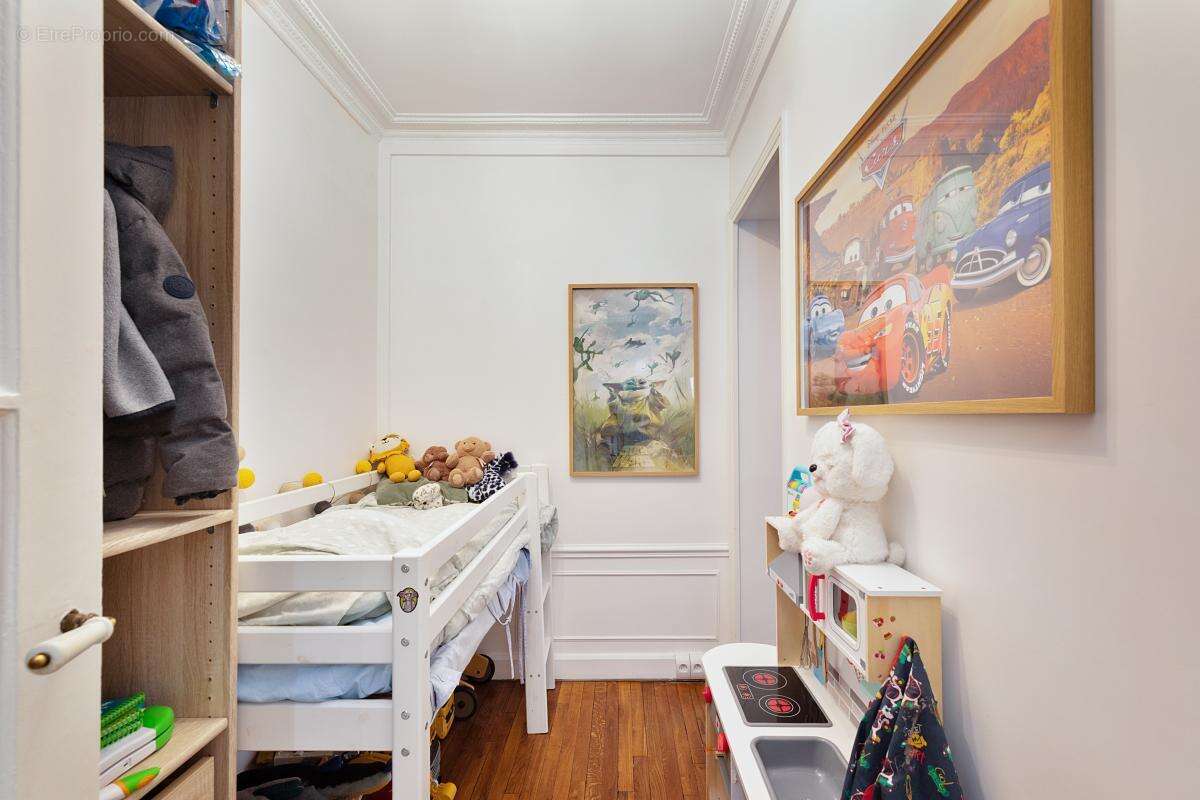 Appartement à COURBEVOIE