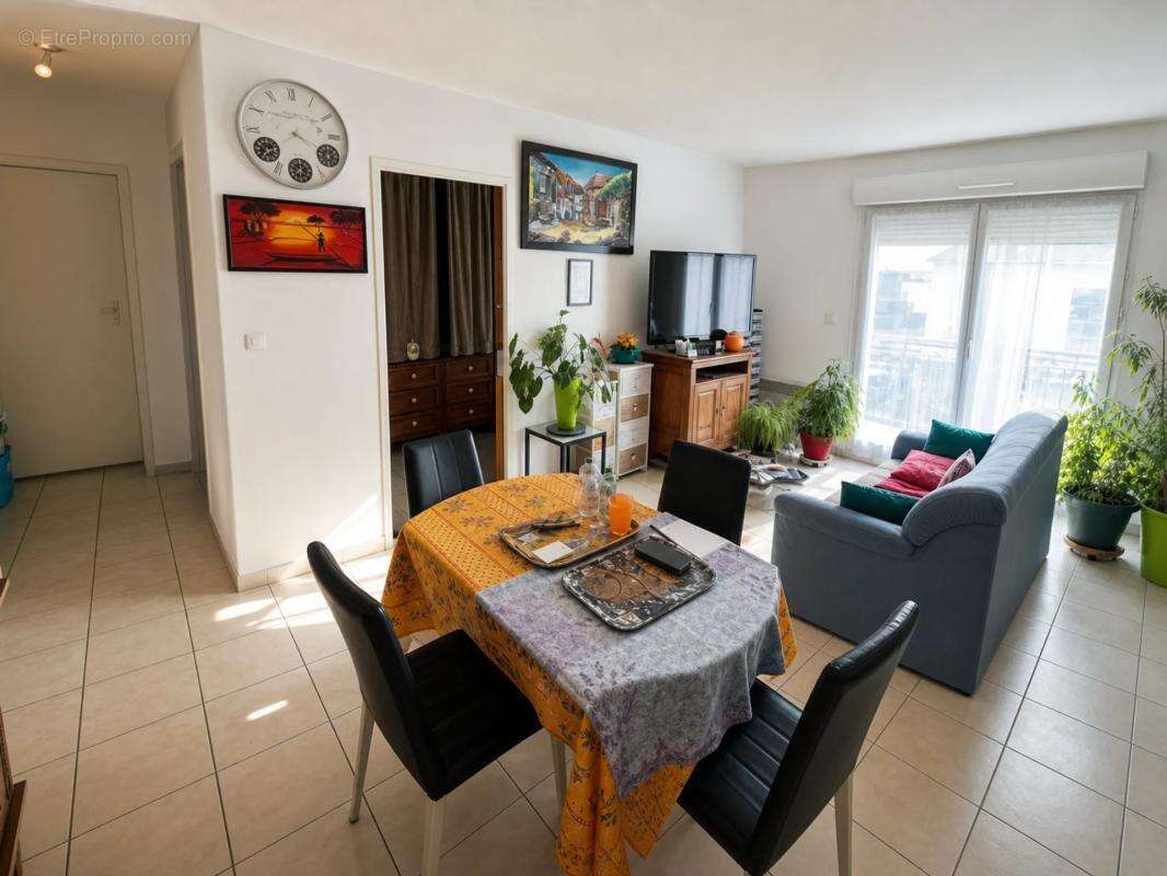F2 + bureau 53m² - photo 3