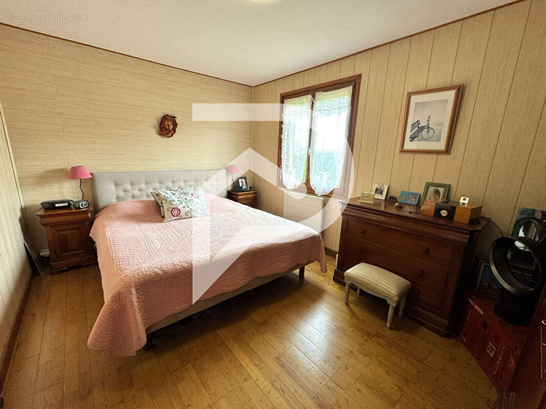 Maison à PRUNAY-LE-TEMPLE