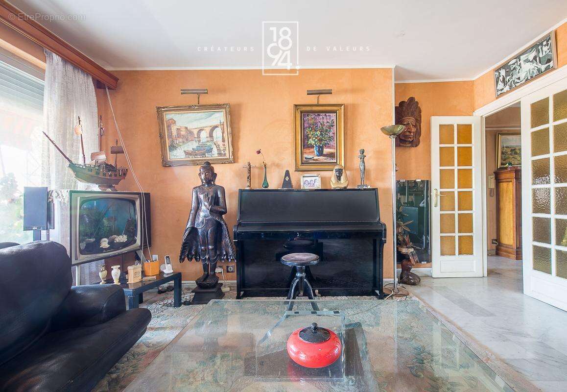Appartement à MARSEILLE-8E