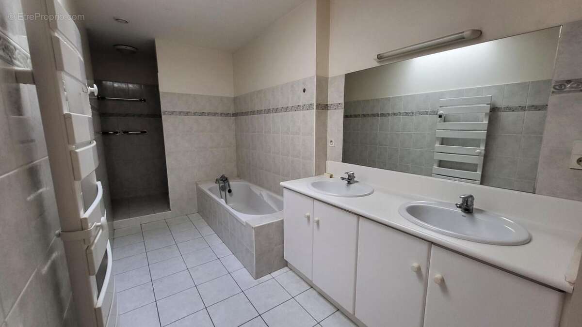 Maison à SAINT-GERMAIN-DU-SALEMBRE