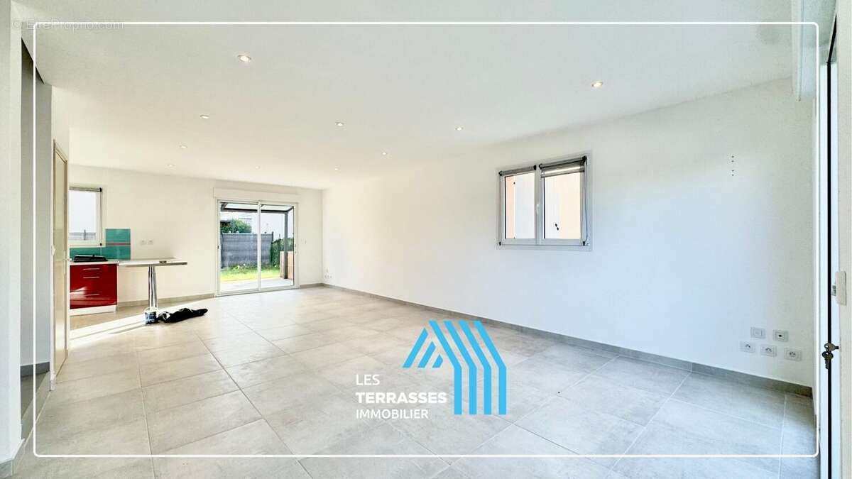 Maison à MONTELIMAR