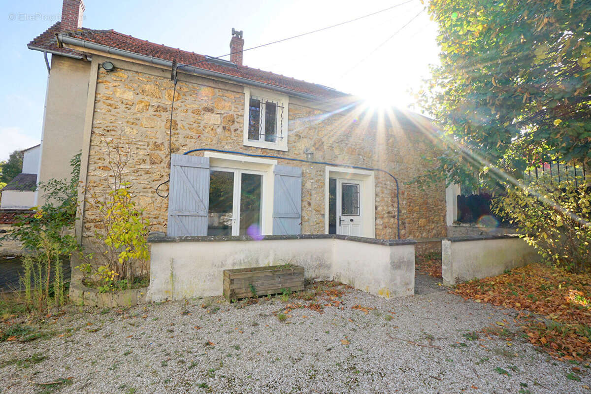 Maison à MEZIERES-SUR-SEINE